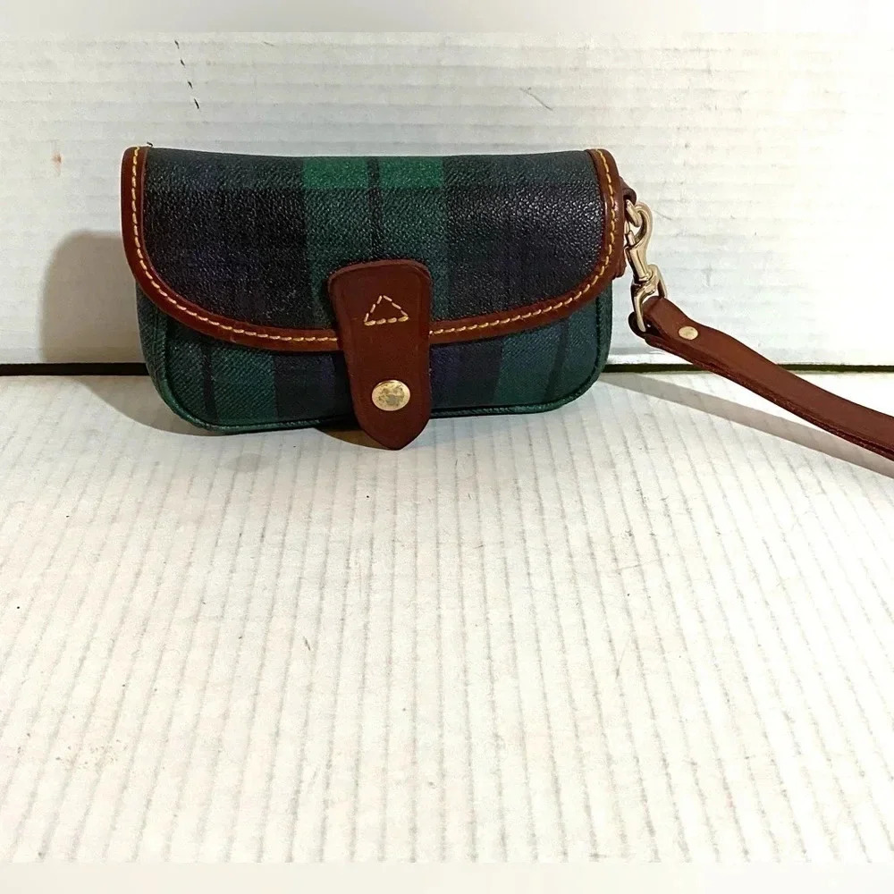 Dooney Bourke canvas wristlet